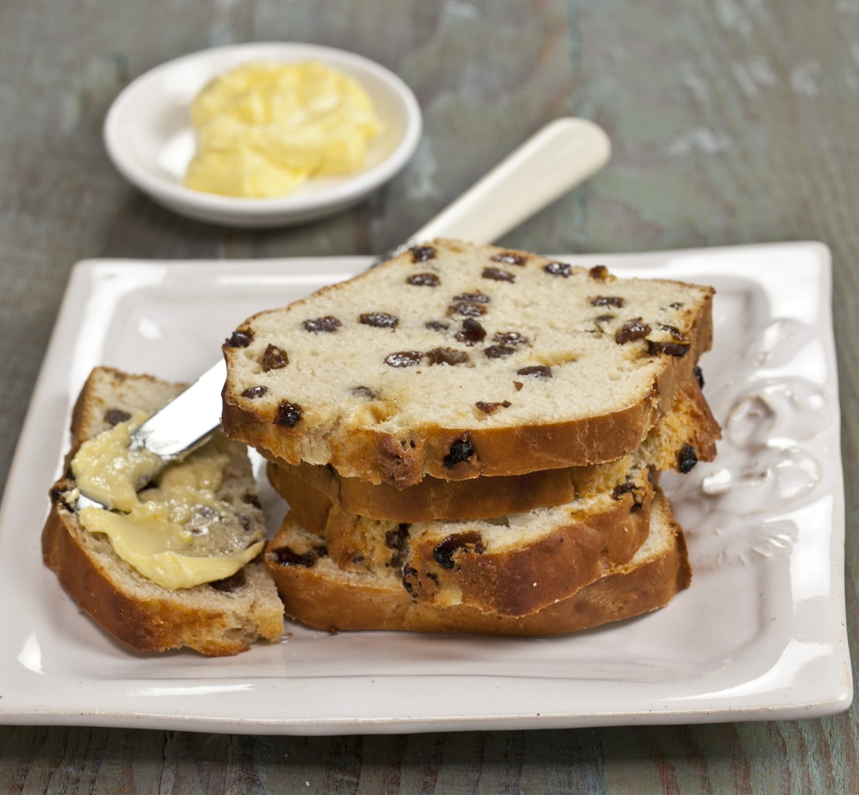 Raisin buttermilk loaf