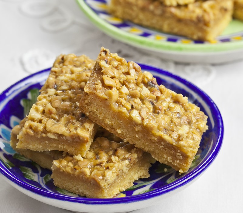 Peanut caramel bars
